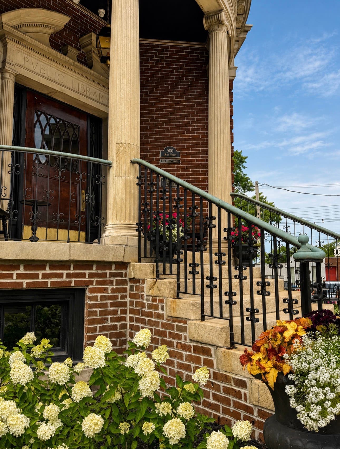 Library exterior — view 8