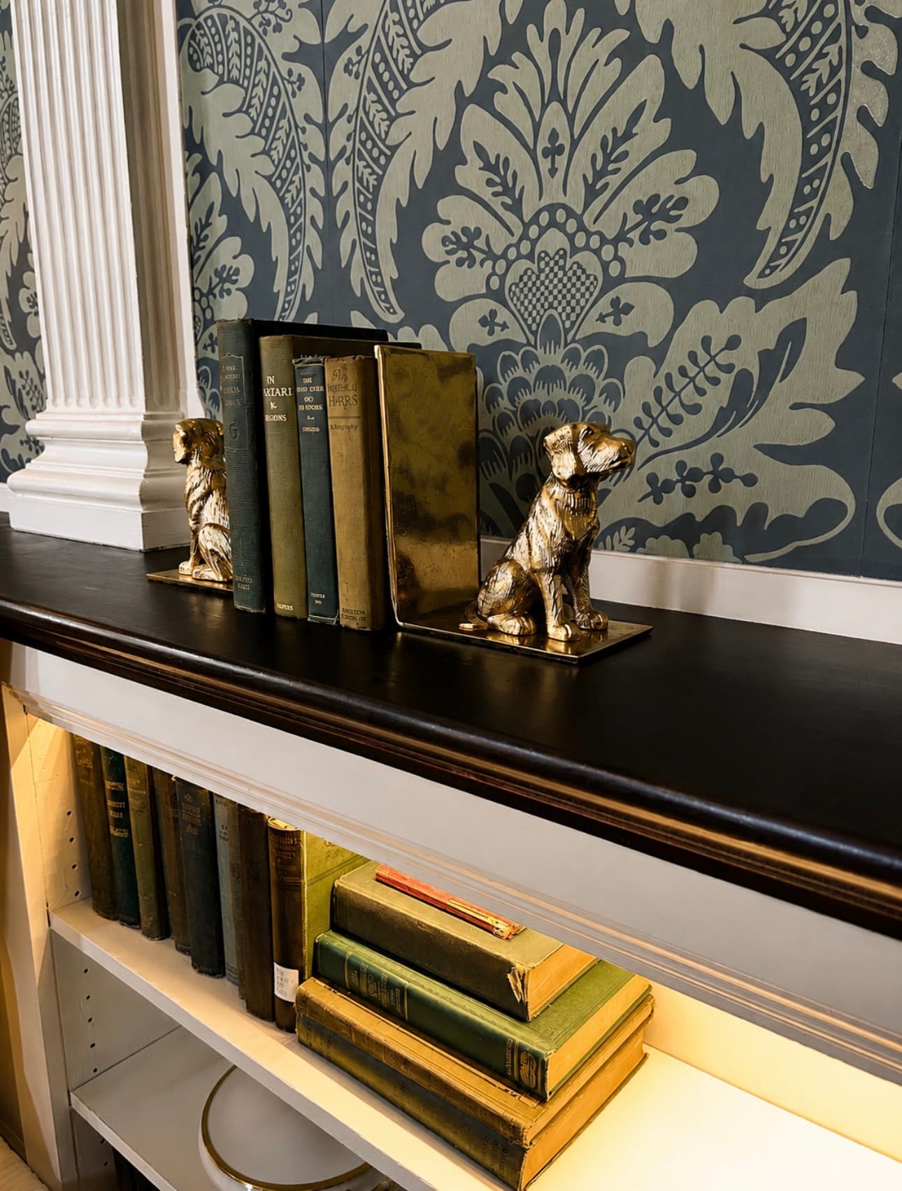 Stacks II damask wallpaper close-up