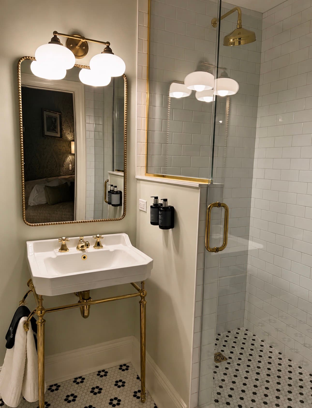 Stacks II en-suite bathroom